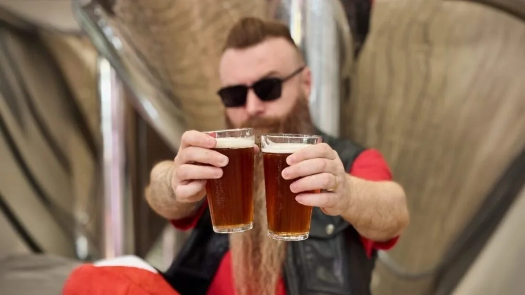 Evento "Willie The Bitter - O Grinch dos Vira-Latas" ocupa o Bar da Fábrica da Bastards Brewery neste domingo (15) - Cred MKT Bastards