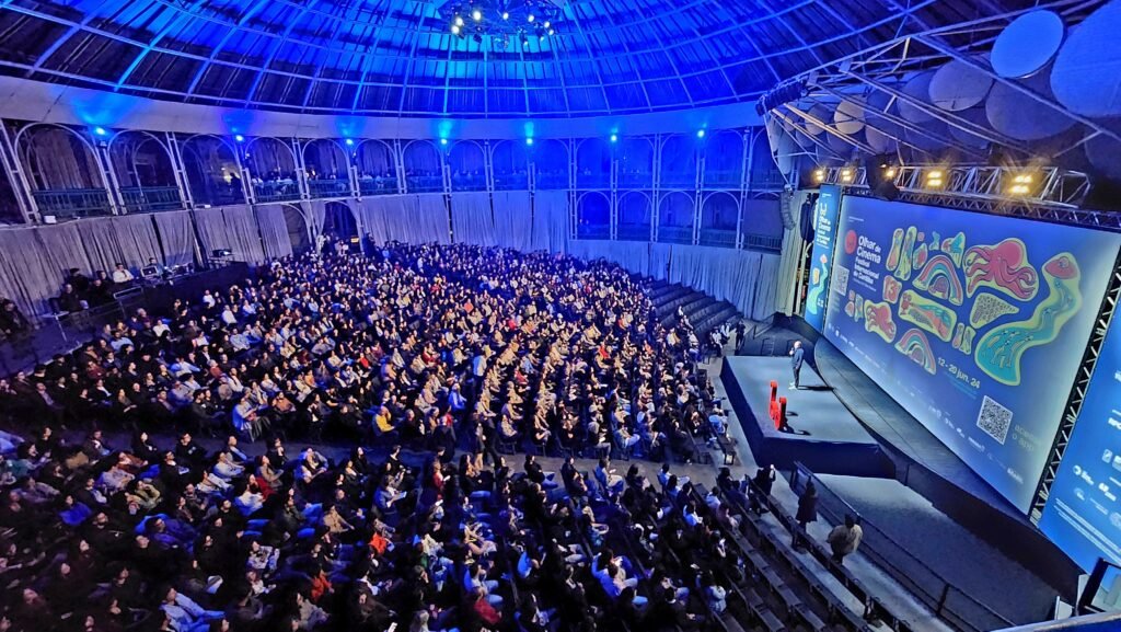 Abertura do 13º Olhar de Cinema reuniu cerca de 1500 pessoas na Ópera de Arame para sessão exclusiva do filme 'Retrato de um Certo Oriente' - Cred TIPMIDIA (1)