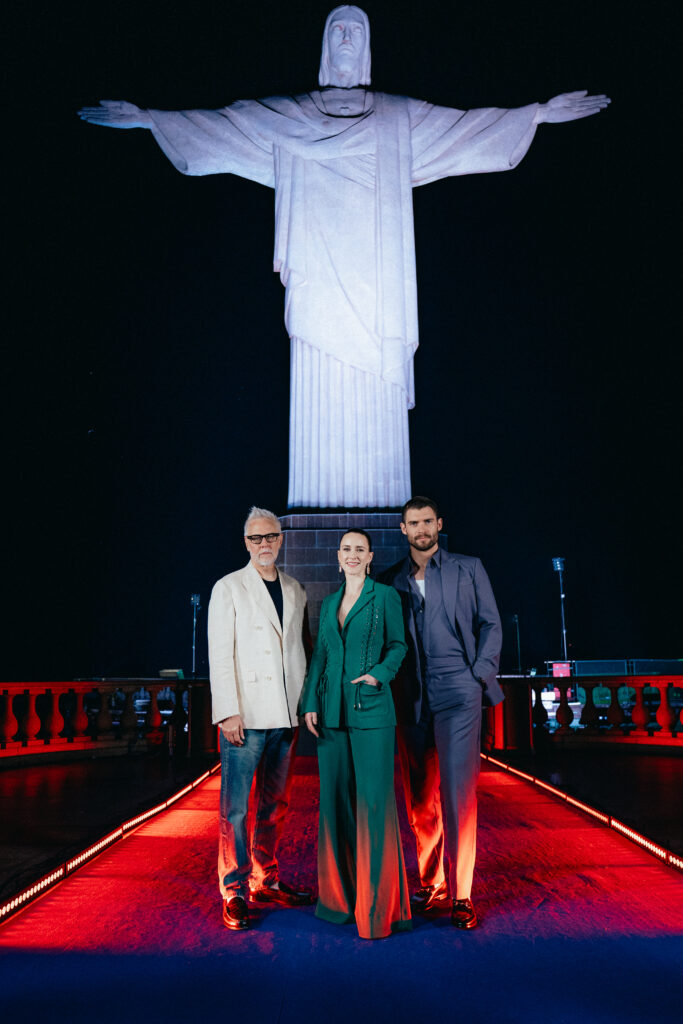 Diretor e elenco de Superman no Cristo Redentor / Foto: Divulgação