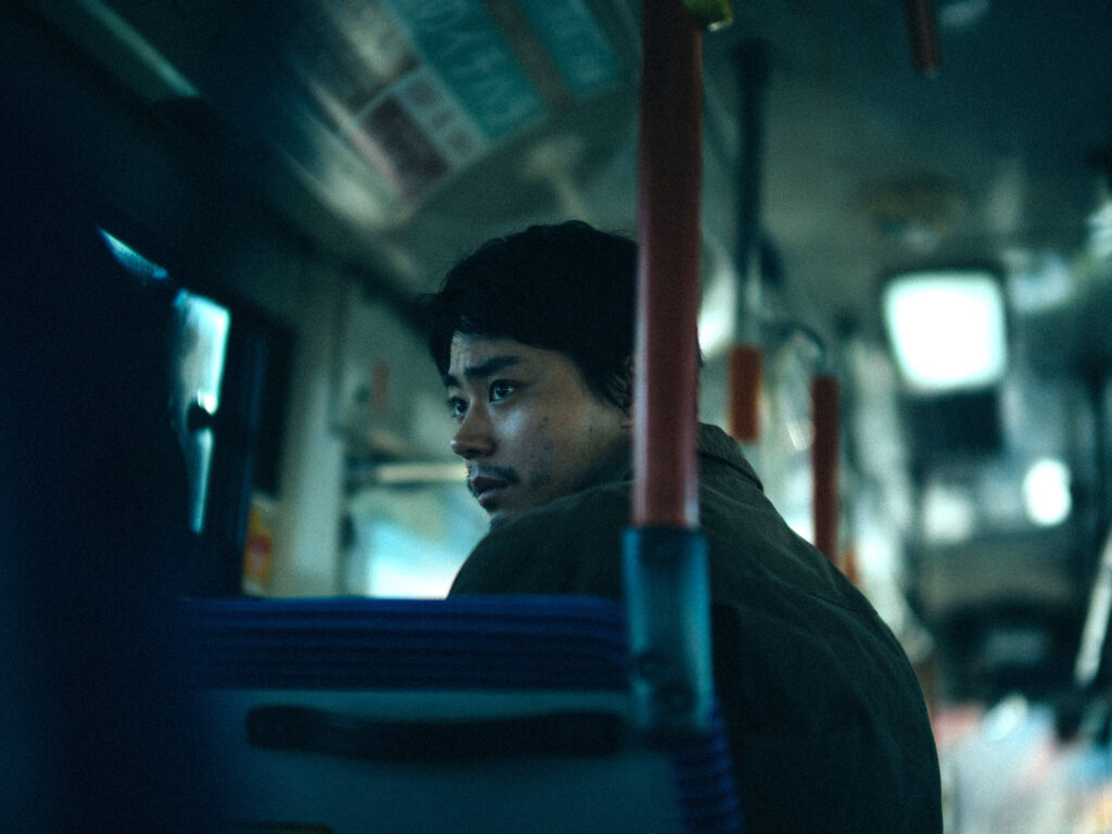 Olhar de Cinema 2025 - Divulgação O2 Play - Cena do longa Cloud – Nuvemde Vingança, de Kiyoshi Kurosawa