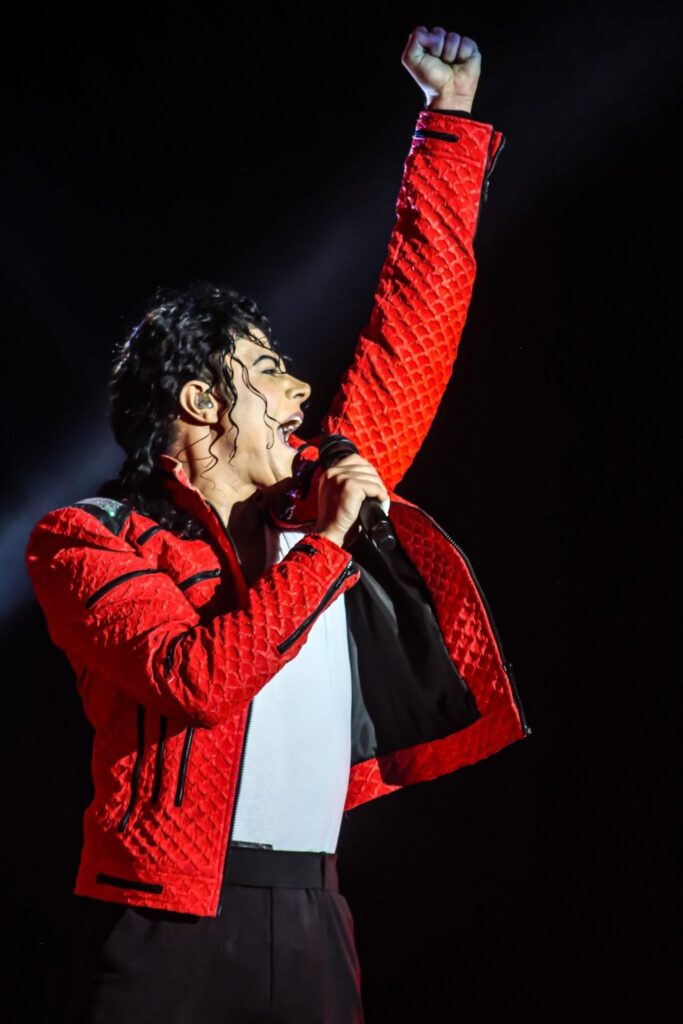Rodrigo Teaser, intérprete de  Michael Jackson no espetáculo "Tributo ao Rei do Pop" / Foto: Divulgação